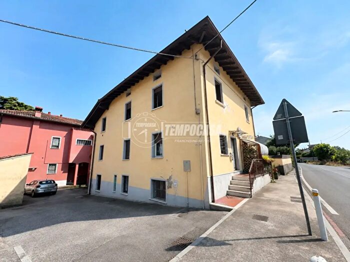 Appartamento bilocale in vendita in Via Industriale, San Zeno Naviglio