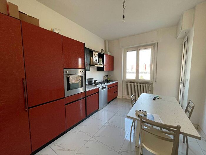 Appartamento quadrilocale in affitto in Via Figino, Centro, Pero