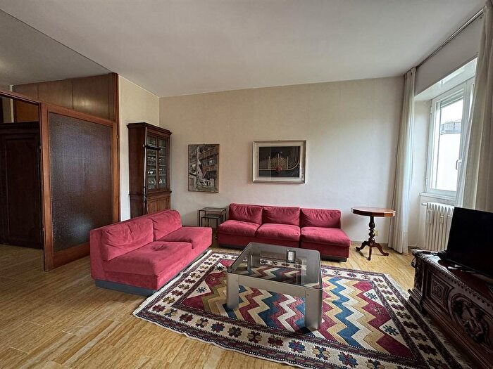 Appartamento con 5 locali in vendita in Via Enrico da Monza, Monza