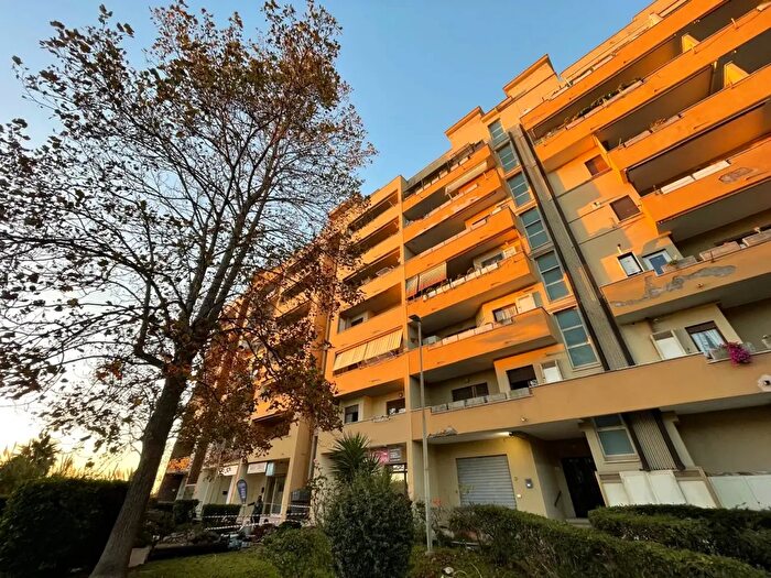 Appartamento quadrilocale in vendita in Piazza Dante Zemini, Anzio