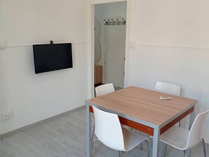 Appartamento quadrilocale in affitto in Via Giovanni Francesco Barbieri, Bolognina, Bologna