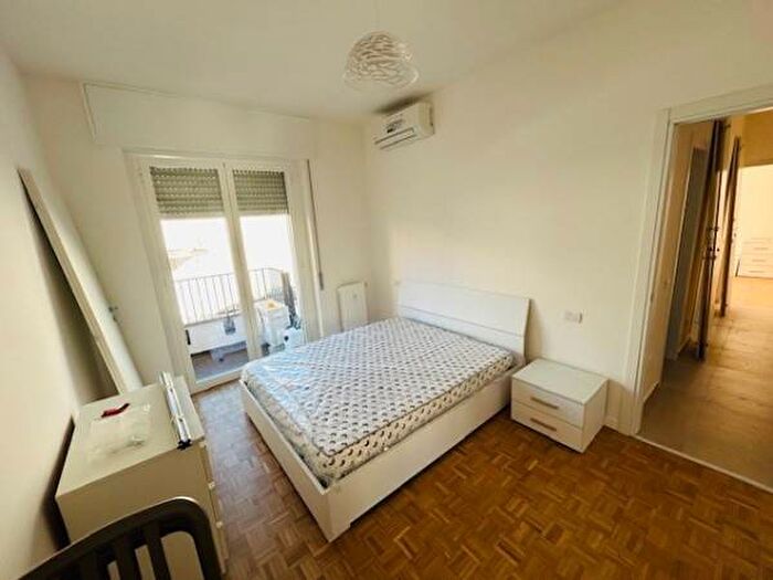 Appartamento trilocale in affitto in Via Andrea Maffei, Montenero, Milano