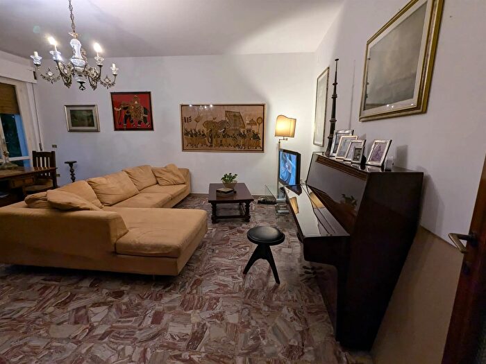 Casa con 5 locali in vendita in Pisa