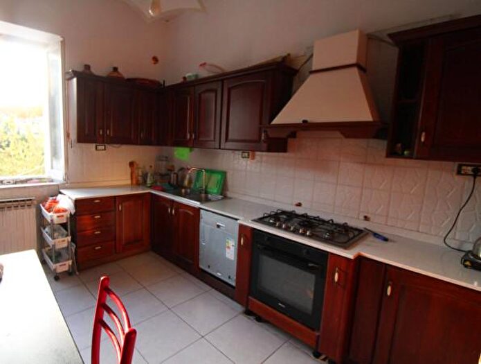 Appartamento quadrilocale in vendita in Via Giuseppe Garibaldi, Jesi