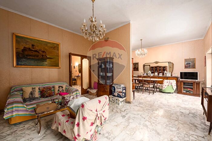 Appartamento con 5 locali in vendita in Via Emilio Draconzio, Roma