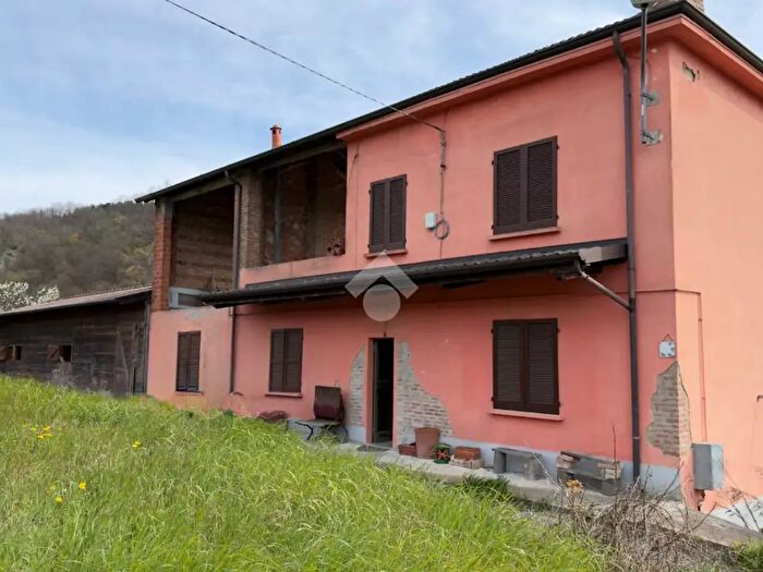 Casa quadrilocale in vendita in Frazione SantEusebio, Fortunago