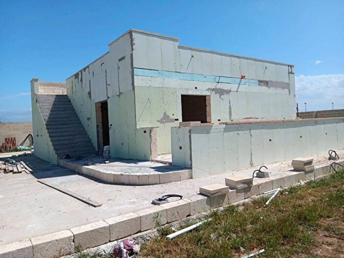 Casa con 5 locali in vendita in Contrada Spezzaferro Cavallino, Cavallino