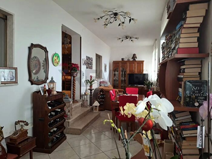 Casa quadrilocale in vendita in Sessa Aurunca