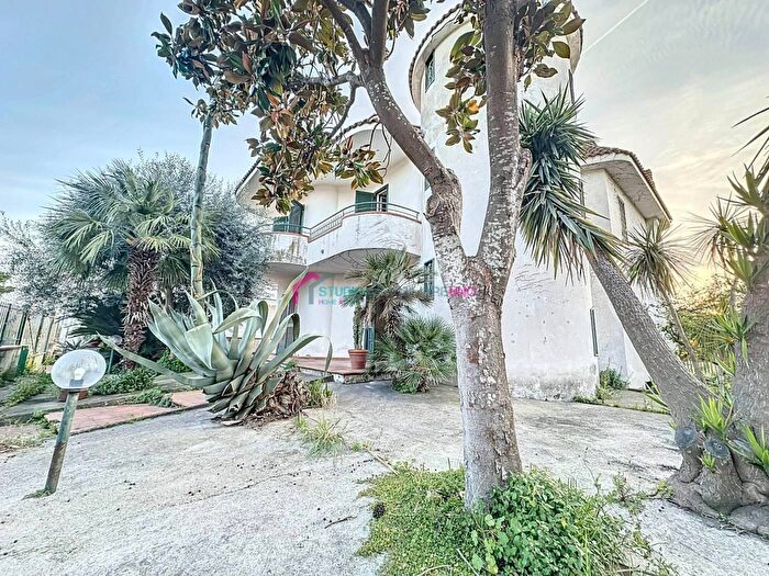 Casa con 6 locali in vendita in Via Trivio Casamarciano Napoli, Casamarciano