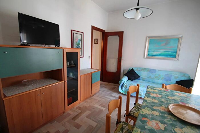 Appartamento trilocale in affitto in Borghetto Santo Spirito