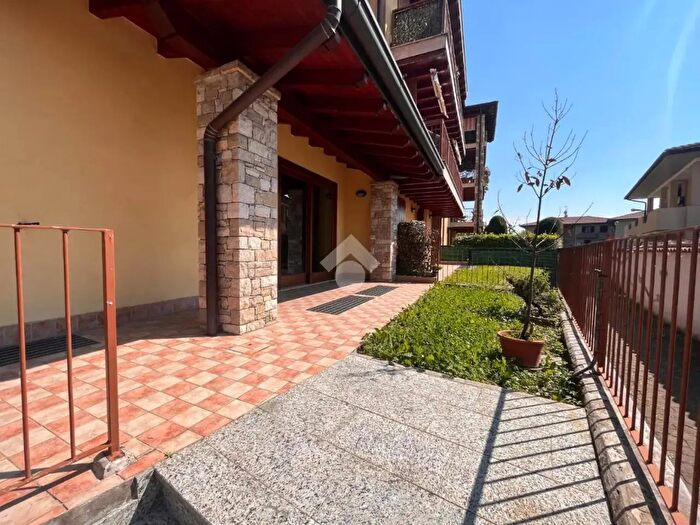 Appartamento trilocale in vendita in Via Roma, Capriolo