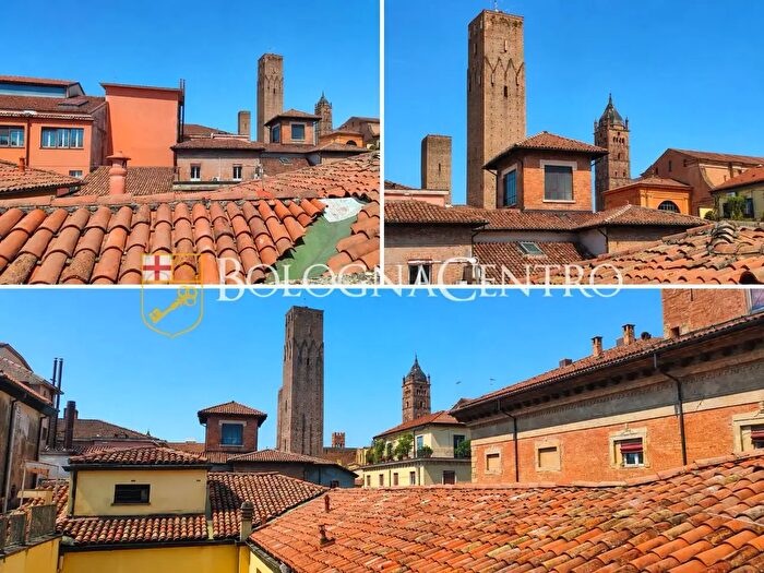 Appartamento con 6 locali in vendita in Via Goito, Bologna
