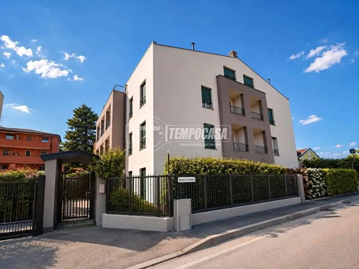 Appartamento trilocale in vendita in Villasanta