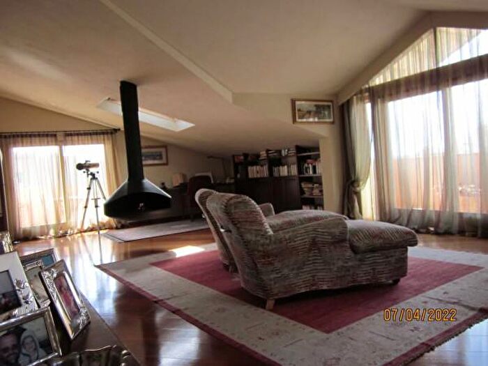 Appartamento con 6 locali in vendita in Viale della Pace, Grosseto