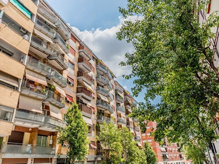 Appartamento trilocale in vendita in Via Arrigo Davila, Roma