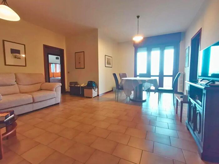 Appartamento con 5 locali in vendita in Via Alassio, Modena