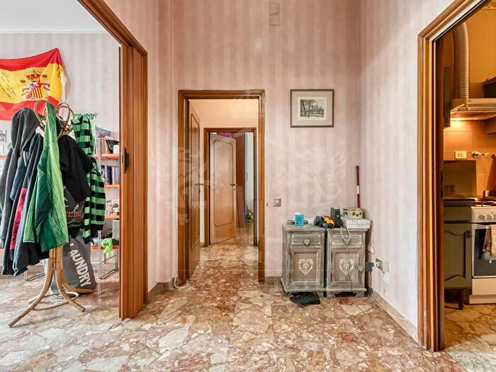 Appartamento quadrilocale in vendita in Via Pompeo Vizzani, Bologna