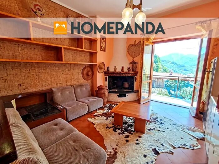 Appartamento quadrilocale in vendita in Via Fossello, Varazze