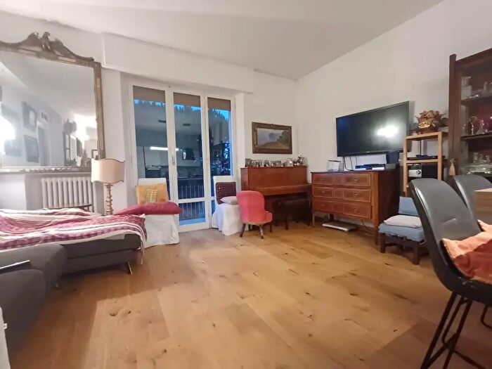 Appartamento con 6 locali in vendita in Ernardino Perfetti, Siena