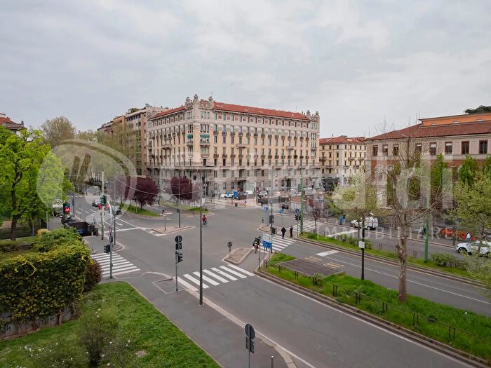 Appartamento con 7 locali in vendita in Piazzale Dateo, Milano