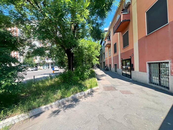 Appartamento trilocale in affitto in Piazza Giovanni Perego, Cenisio, Milano