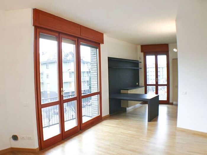 Appartamento trilocale in affitto in Viale Federico Caprilli, San Siro, Milano
