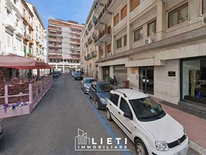 Appartamento trilocale in affitto in Via XX Settembre, Borgo, Taranto