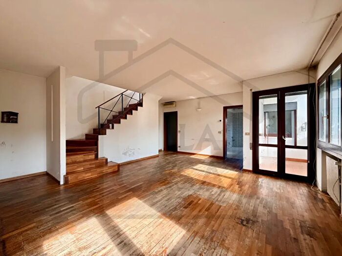 Appartamento quadrilocale in vendita in Via Vittore Ghislandi, Abano Terme