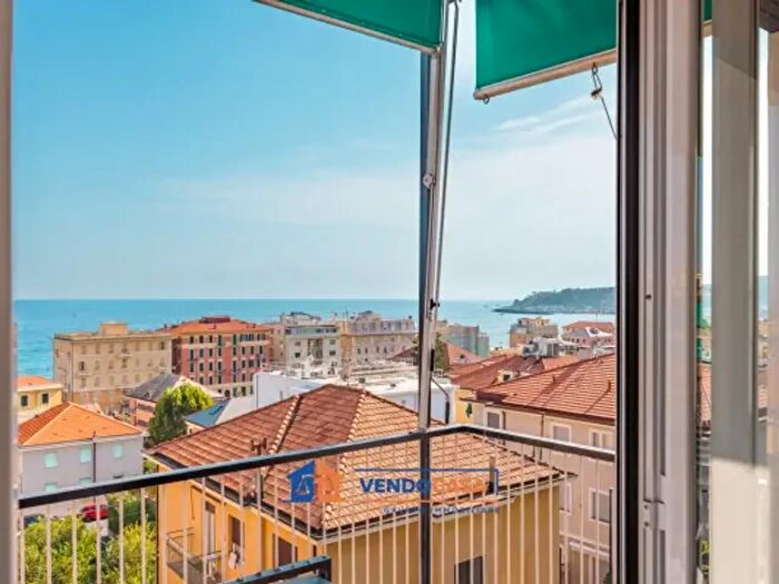 Appartamento quadrilocale in vendita in Via Gaggino, Varazze