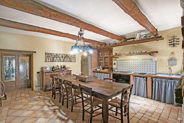 Casa in vendita in Sarteano