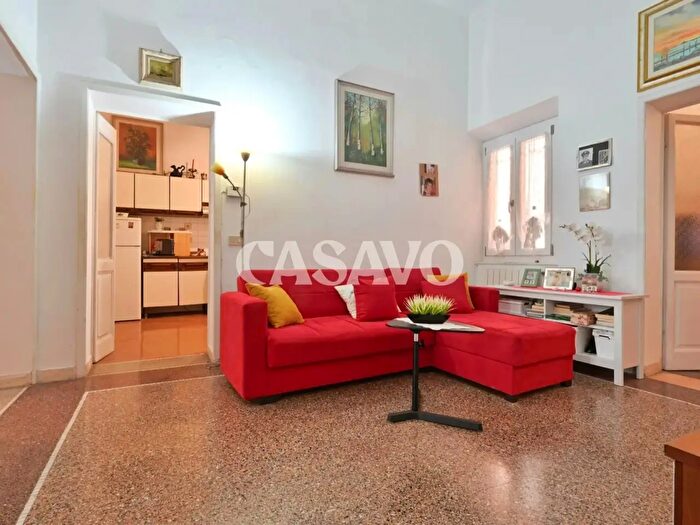 Appartamento con 5 locali in vendita in Viale Francesco Bonaini, Pisa