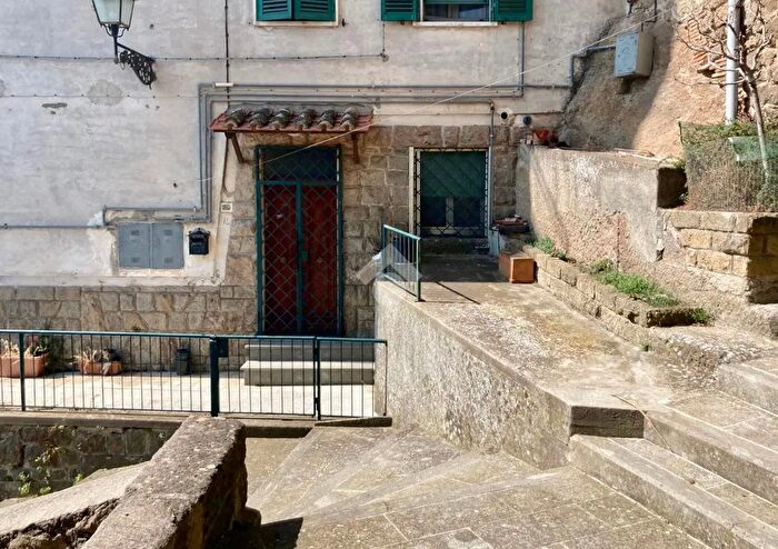 Appartamento bilocale in vendita in Via S Rosa, Soriano Nel Cimino