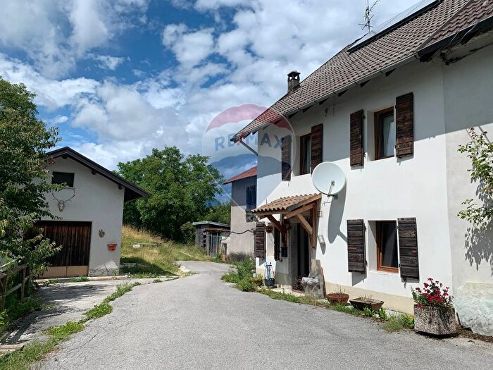 Casa con 8 locali in vendita in Via Ronce, Belluno