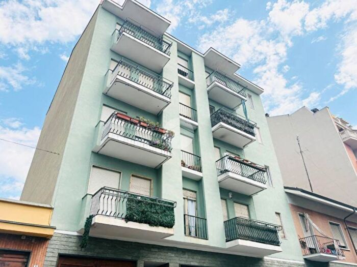 Appartamento trilocale in affitto in Via Rueglio, Barriera di Lanzo, Torino