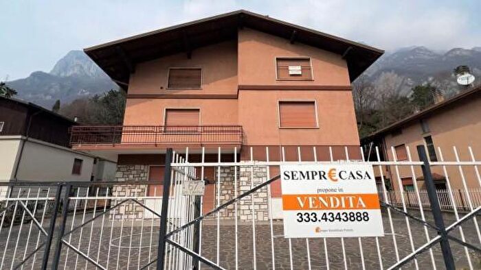 Appartamento bilocale in vendita in Via San Martino, Darfo Boario Terme