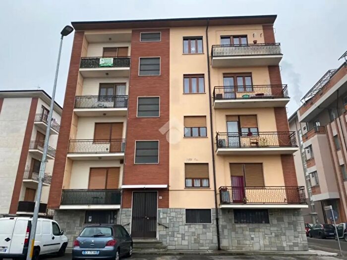 Appartamento trilocale in vendita in Via del Porto, Carmagnola