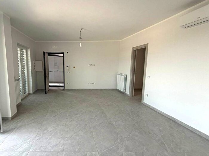 Appartamento trilocale in affitto in Via Pablo Picasso, Quarto
