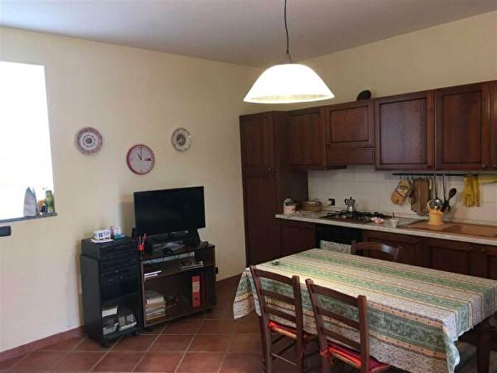 Appartamento trilocale in vendita in Via al Monte, Viverone