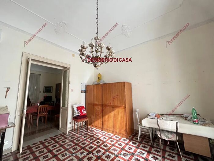 Appartamento con 5 locali in vendita in Palermo