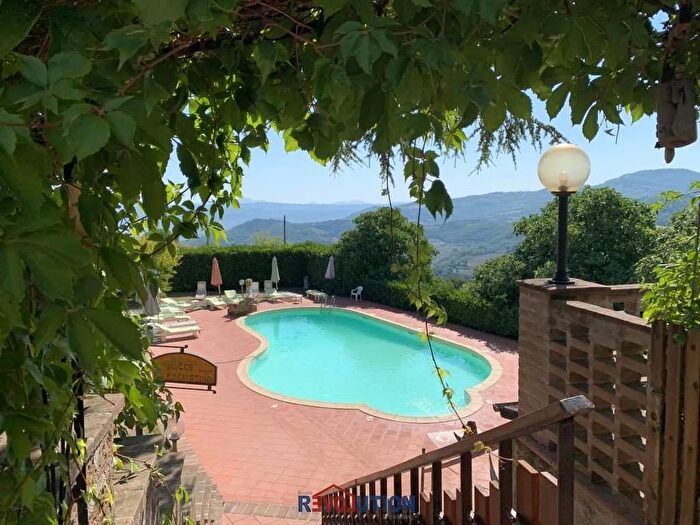 Casa con 16 locali in vendita in Città di Castello Pg Italia, Citta Di Castello