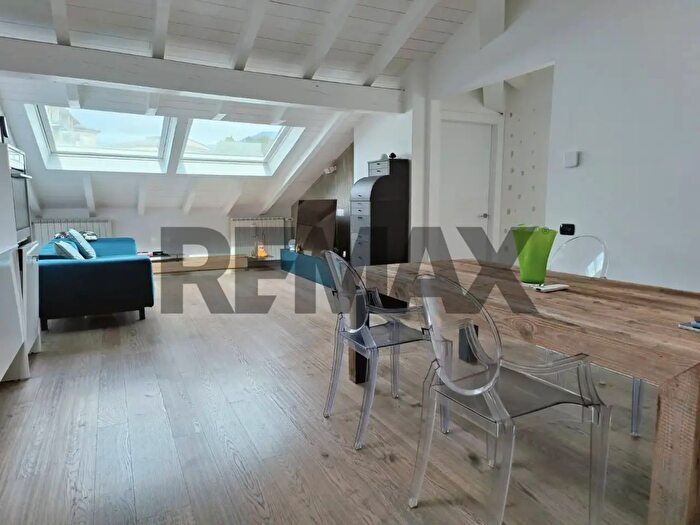 Appartamento trilocale in vendita in Via Annibale Rosa, Verbania