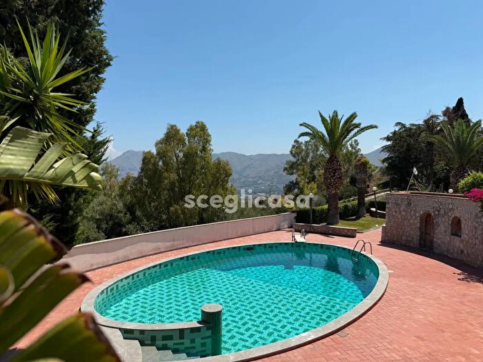 Casa con 7 locali in vendita in Poggio Ridente Snc, Palermo