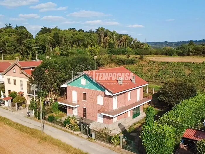 Casa con 6 locali in vendita in Via della Torre, Buttigliera Alta