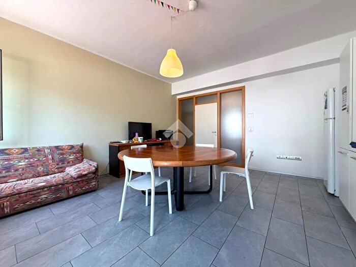 Appartamento con 7 locali in vendita in Via Fratelli Fontana, Trento