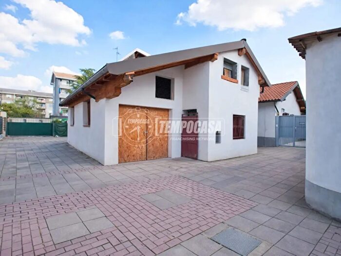 Casa trilocale in vendita in Novara