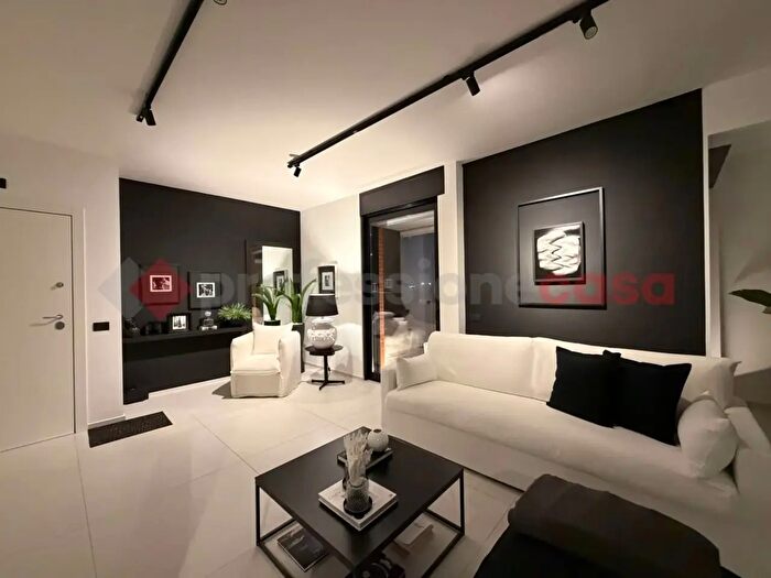 Appartamento trilocale in vendita in Via Semerari, Bari