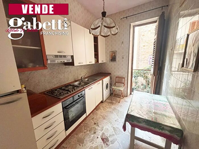 Appartamento trilocale in vendita in Via Pietro Gagliardo, Bagheria