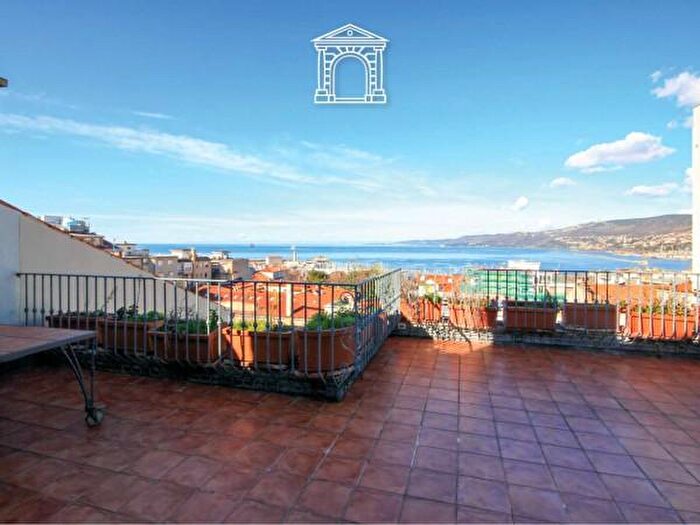 Appartamento con 6 locali in vendita in Viale Terza Armata, Trieste