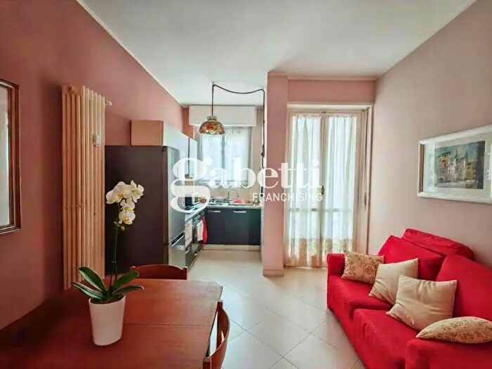 Appartamento trilocale in vendita in Via Piobesi, Torino