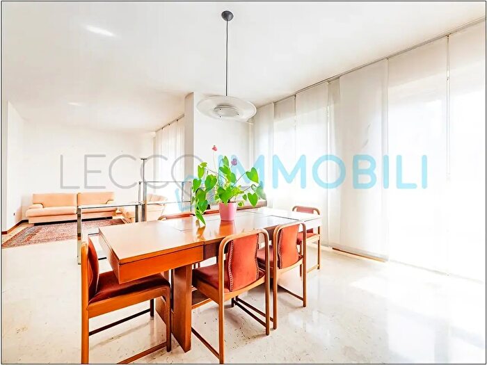 Appartamento quadrilocale in vendita in Via dAnnunzio, Lecco